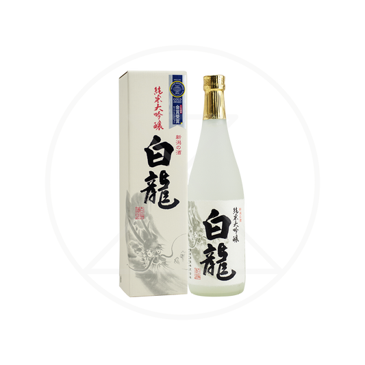 Hakuryu Junmai Daiginjo Sake 720ml